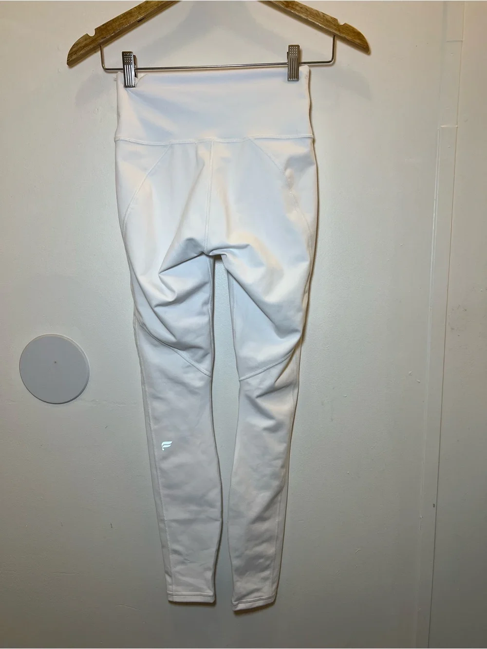 Fabletics PowerHold White Leggings High Rise Size XS 25 Waist - Picture 3 of 4